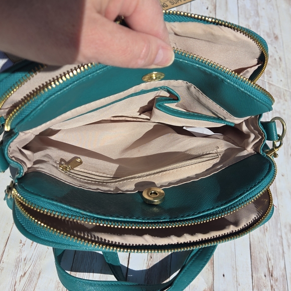 Green Crossbody Purse Teal Faux Leather Gold Hardware Double Zip Small Bag - Picture 12 of 16